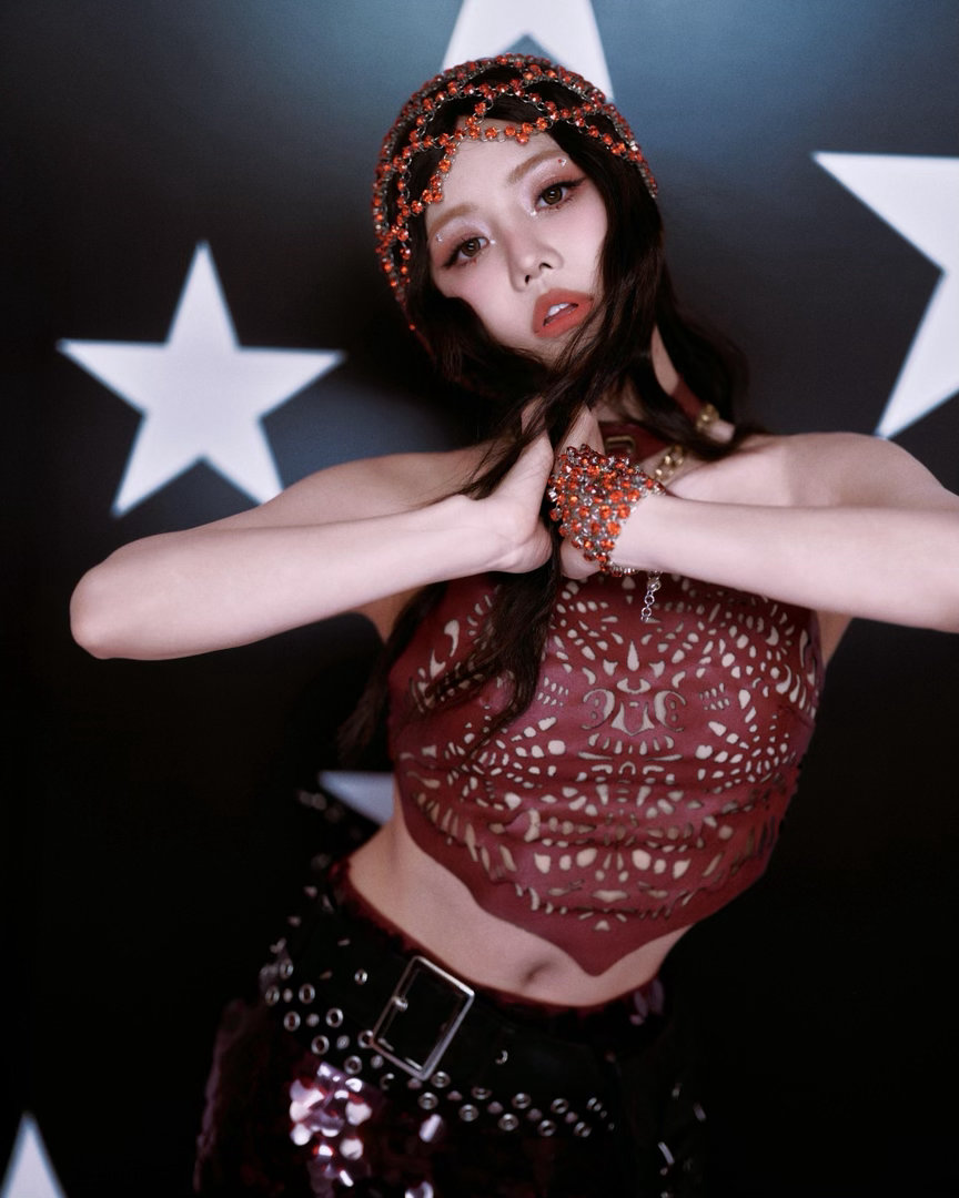 庆怜回应转发安崎浪姐动态 庆怜说安崎每次表演都超惊艳，这话不是客套。朋友之间的认