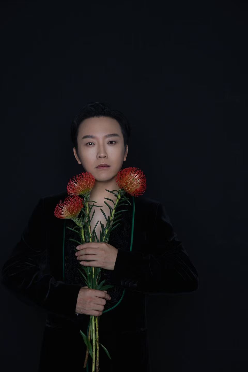 李玉刚常州演唱会首场售罄 常州站预售直接售罄了，国风的排面真的不用多说，两登春晚