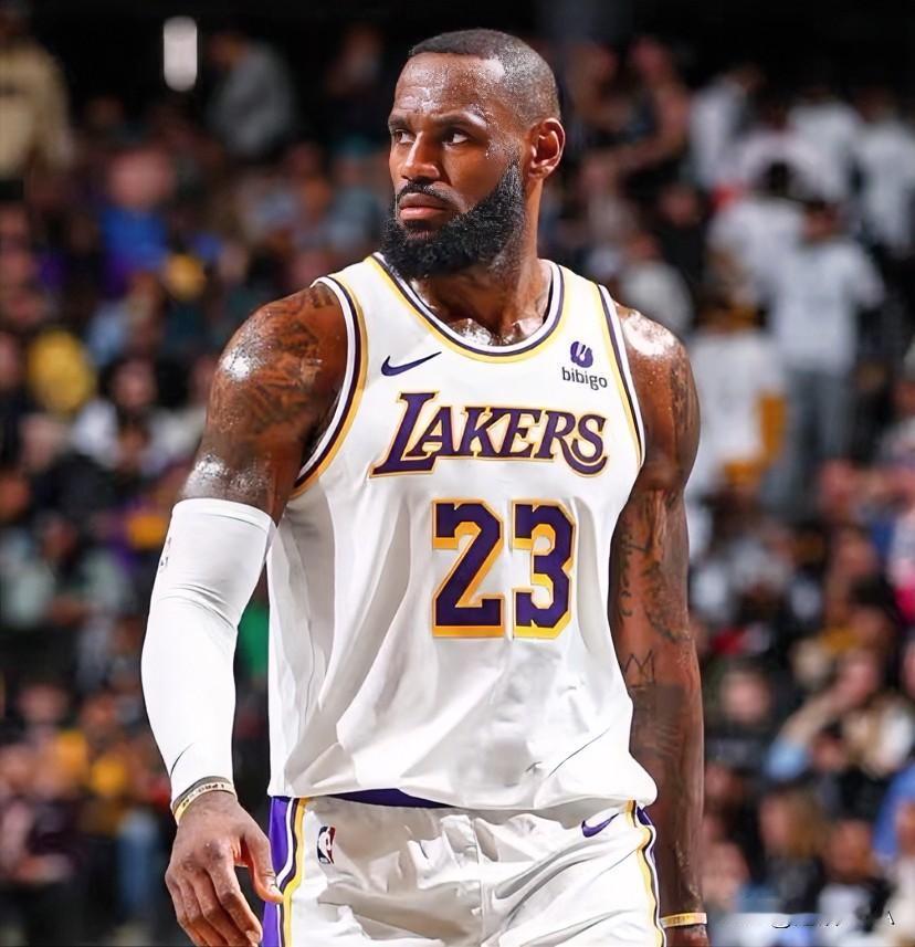 无解的纪录！老詹这记录怕是破不了吧！

连续得分上双纪录排行榜：
1 、詹姆斯1