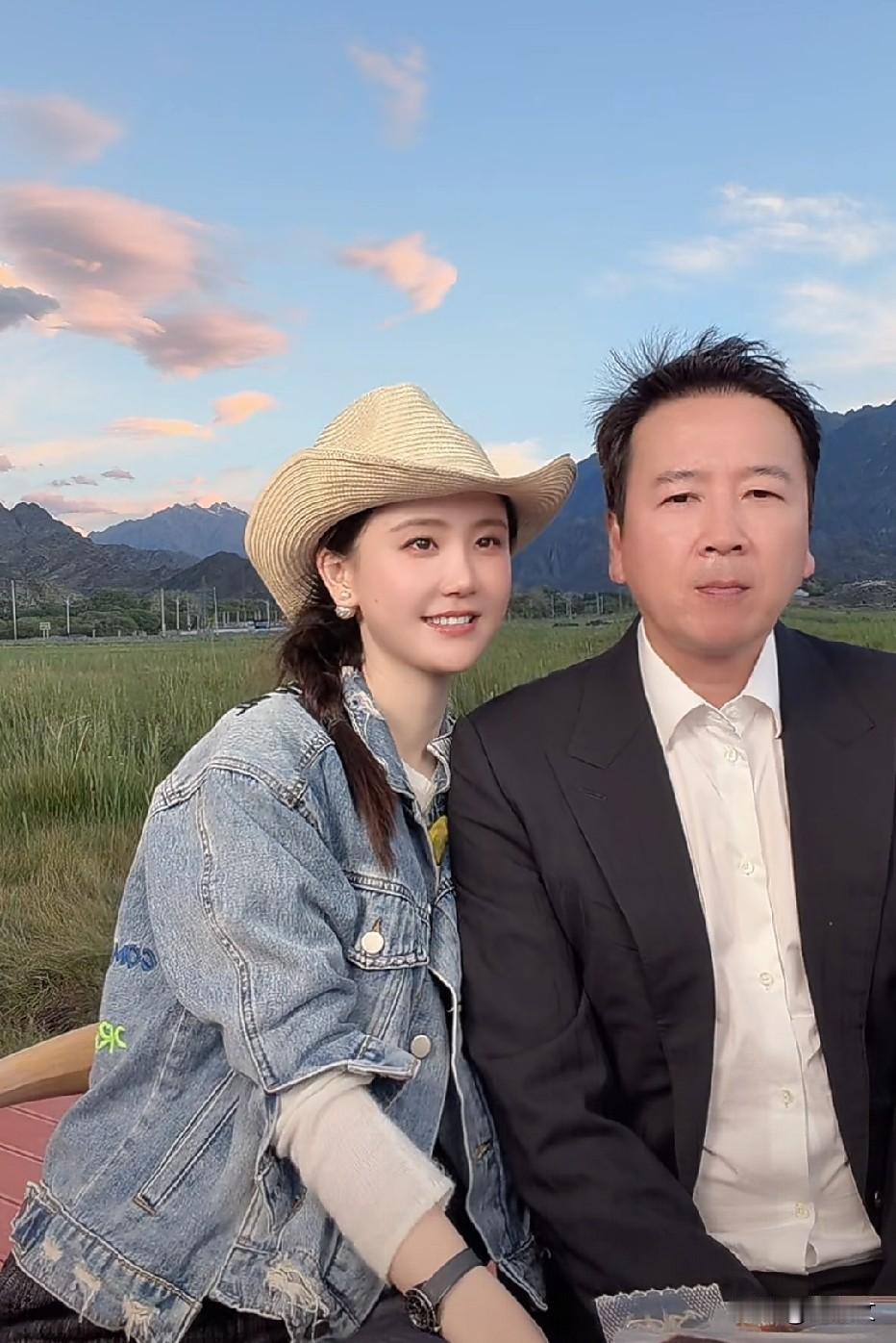 楚玲和赖文峰这是去玩了还是带货去了，感觉赖文峰也开始工作起来了，可能是因为快要二