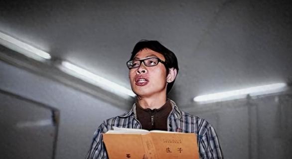 “善恶终有报！”2008年汶川地震时，范美忠正给学生上课，谁知他丢下学生撒腿就跑