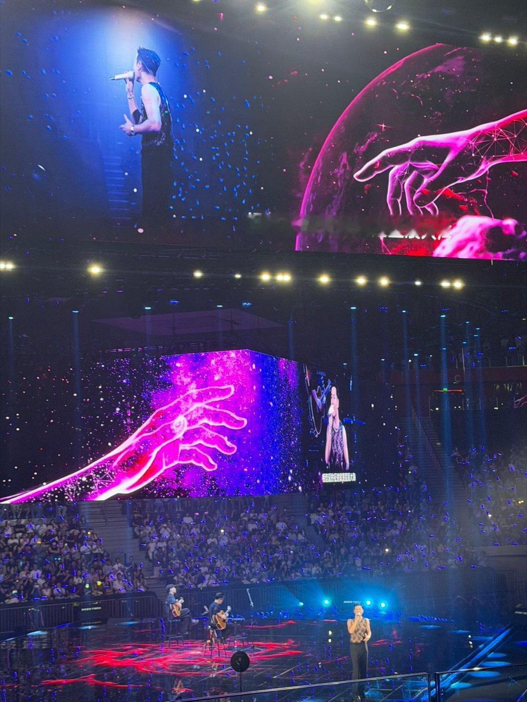 周兴哲演唱会是歌手分会场吧 谁懂这份双向奔赴！重庆站演唱会现场迎来《歌手2026