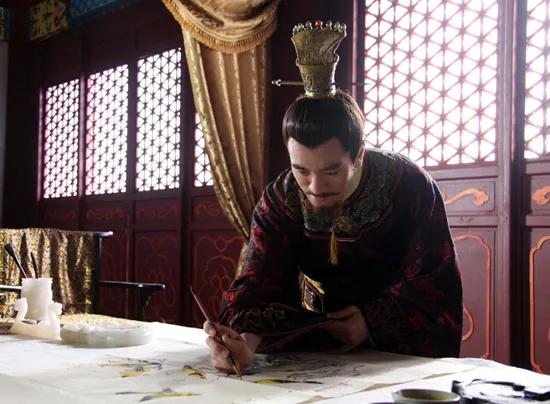 宋徽宗其实也算不上是个昏庸的皇帝，至少人不残暴，宋江都谋反了居然还诏安，在位期间