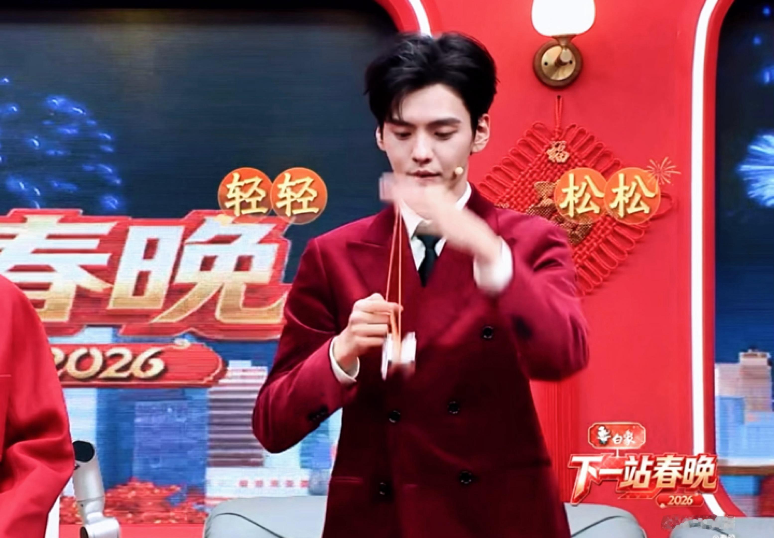 好消息：毕雯珺又表演悠悠球了更好的消息：这次是在央视毕雯珺在央视表演玩悠悠球