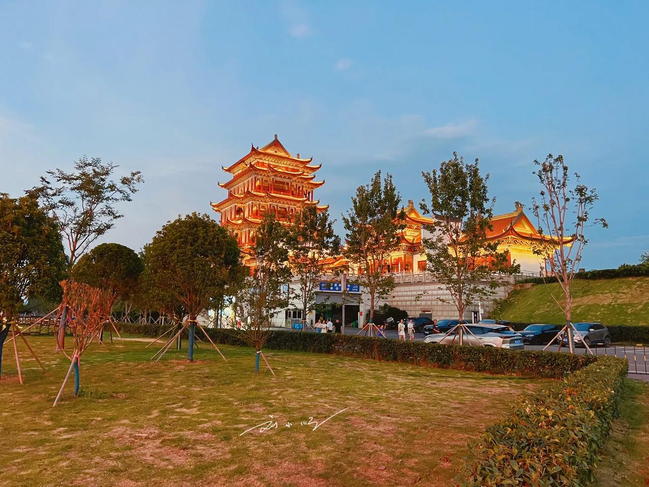 湖南湘潭的重要地标，至今已第六次重修，还被誉为“湘江第一楼”！

最近，我来到了