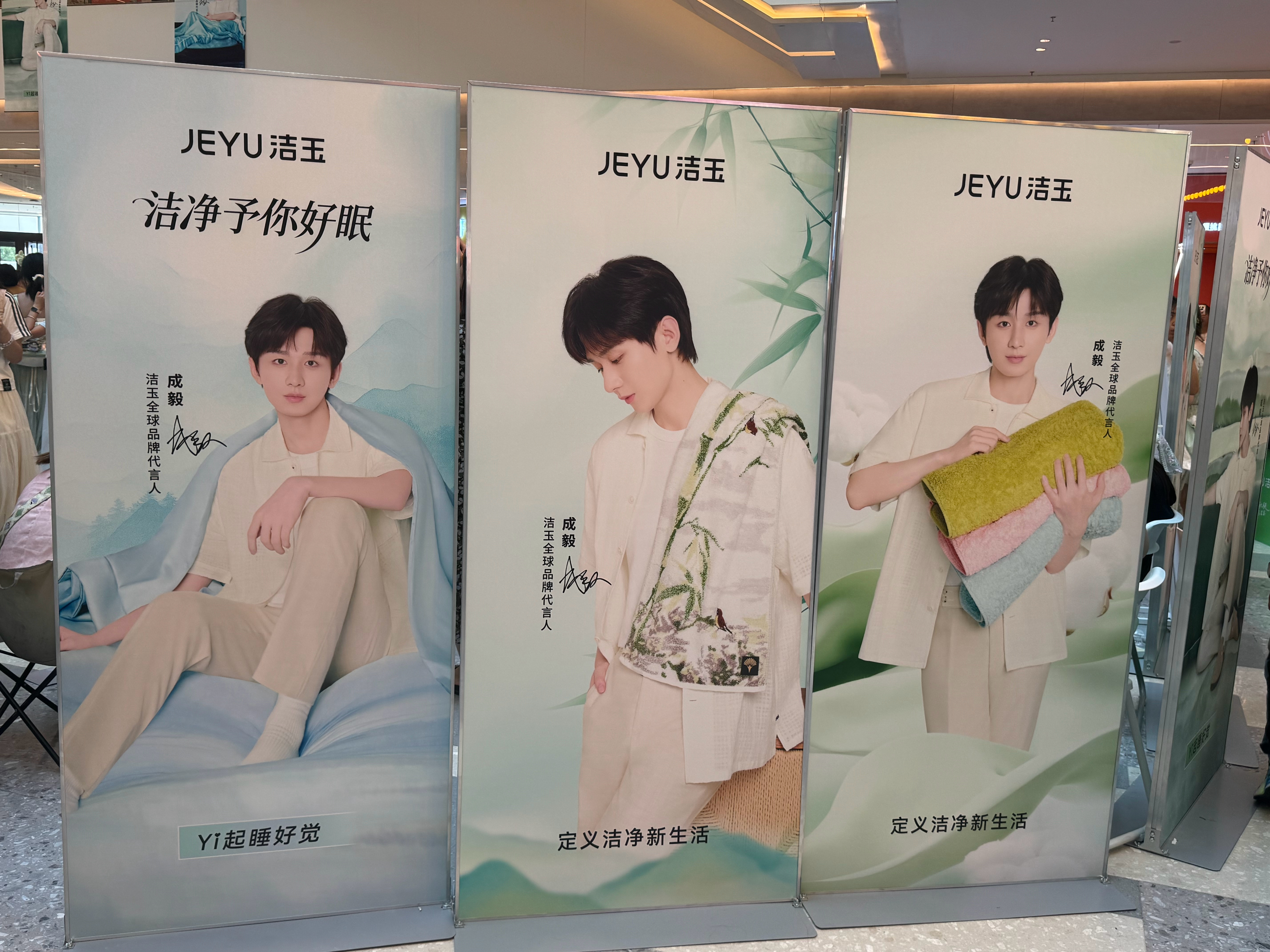 中午不睡觉真的不行，整个下午晕头转向了的，现在大脑已经开始宕机中了，我是谁我在哪