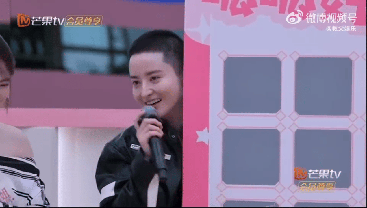 蒋一侨坚持了不该坚持的《乘风2025》看到蒋一侨提问被“暴击”！刮卡显示“坚持不