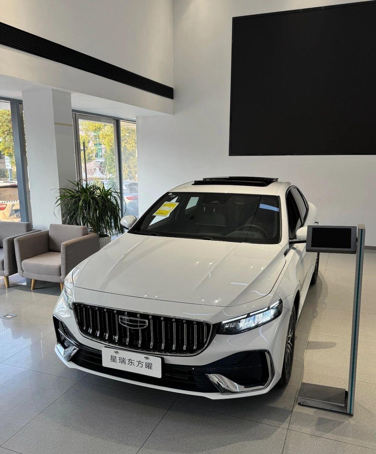 26 款星瑞香到离谱！六边形战士月牙青新色 + 运动套件气场全开，8155 座舱