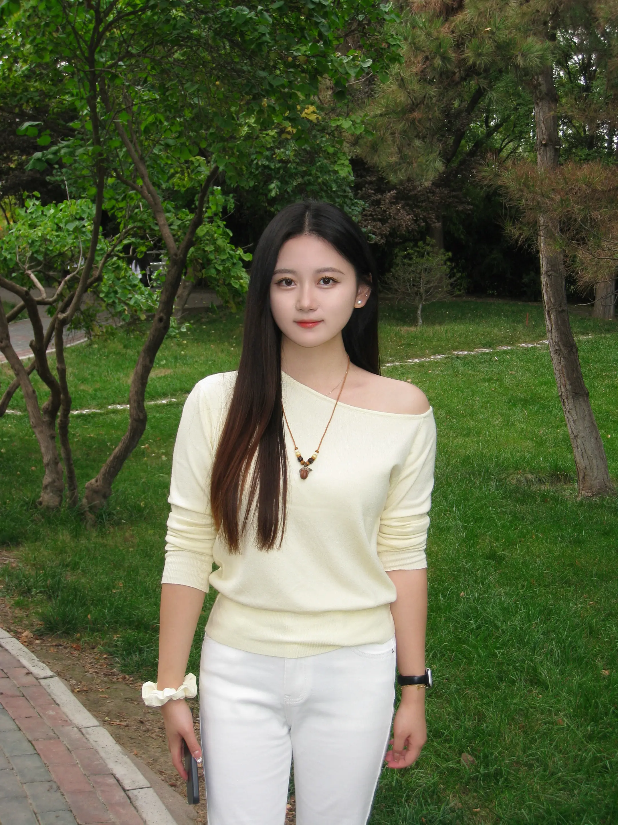 当你开始真正的爱自己 所有的人和事 都可以是轻描淡写的一页