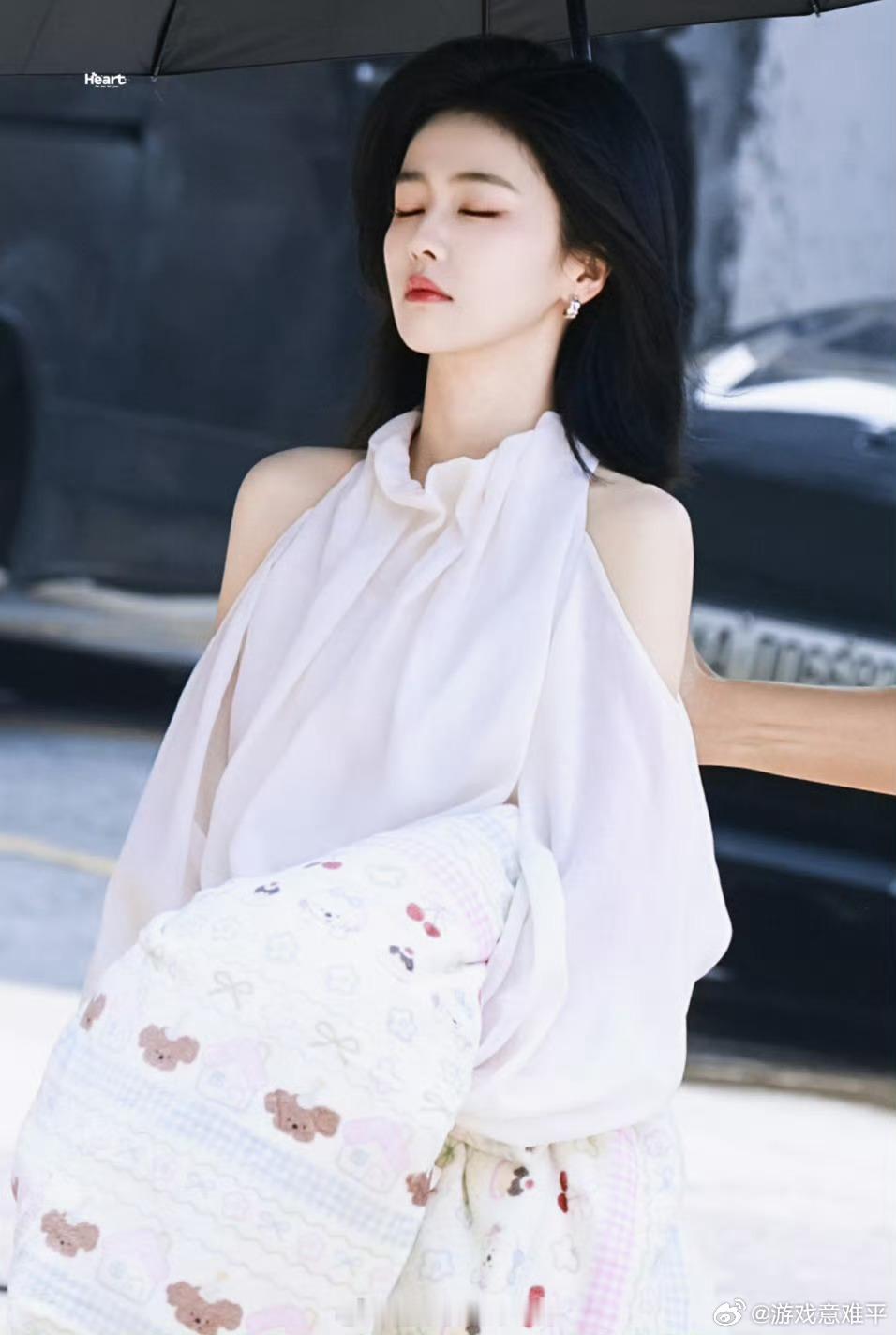 白鹿海外见面会终于等到白鹿也要开见面会了，好期待和白鹿的见面呀！！！这下粉丝可有