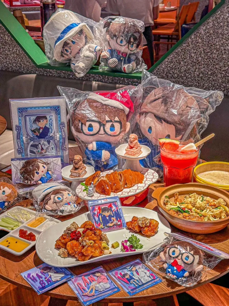 吃烤鸭🉐柯南周边，是谁的DNA动了