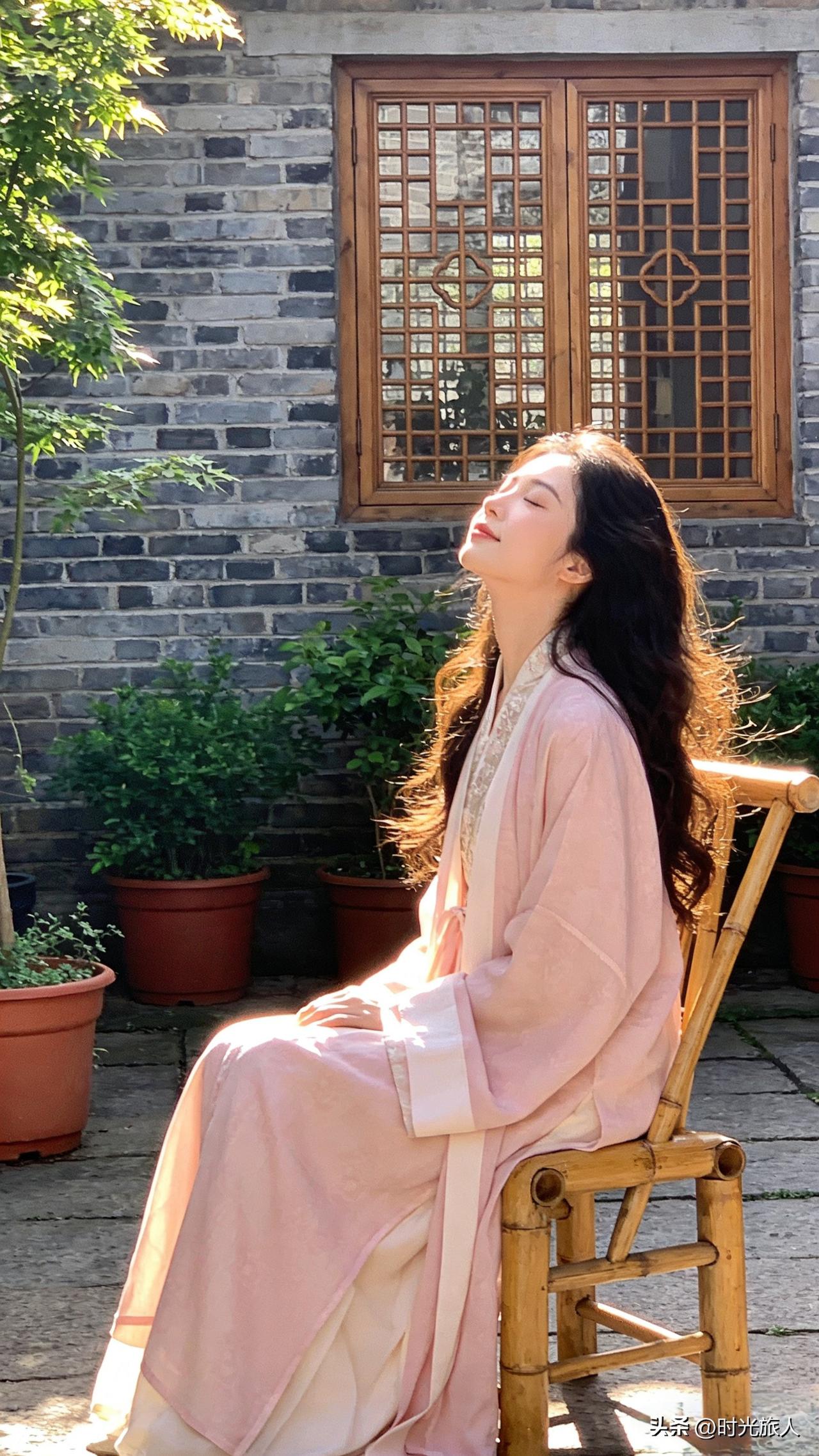 今天在院里晒太阳，
春风一吹，感觉特别舒服。
突然想起来玩对联，
随手凑了个七字