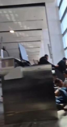 【墨西哥陷入混乱 在该国最有权势的毒枭被击毙后，该贩毒集团向政府宣战，并威胁要杀