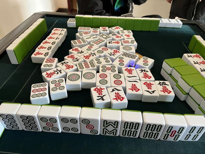 是不是爱打“麻将”的人日子都过得不好？
实际上，不是所有爱打麻将的人都过得不好，