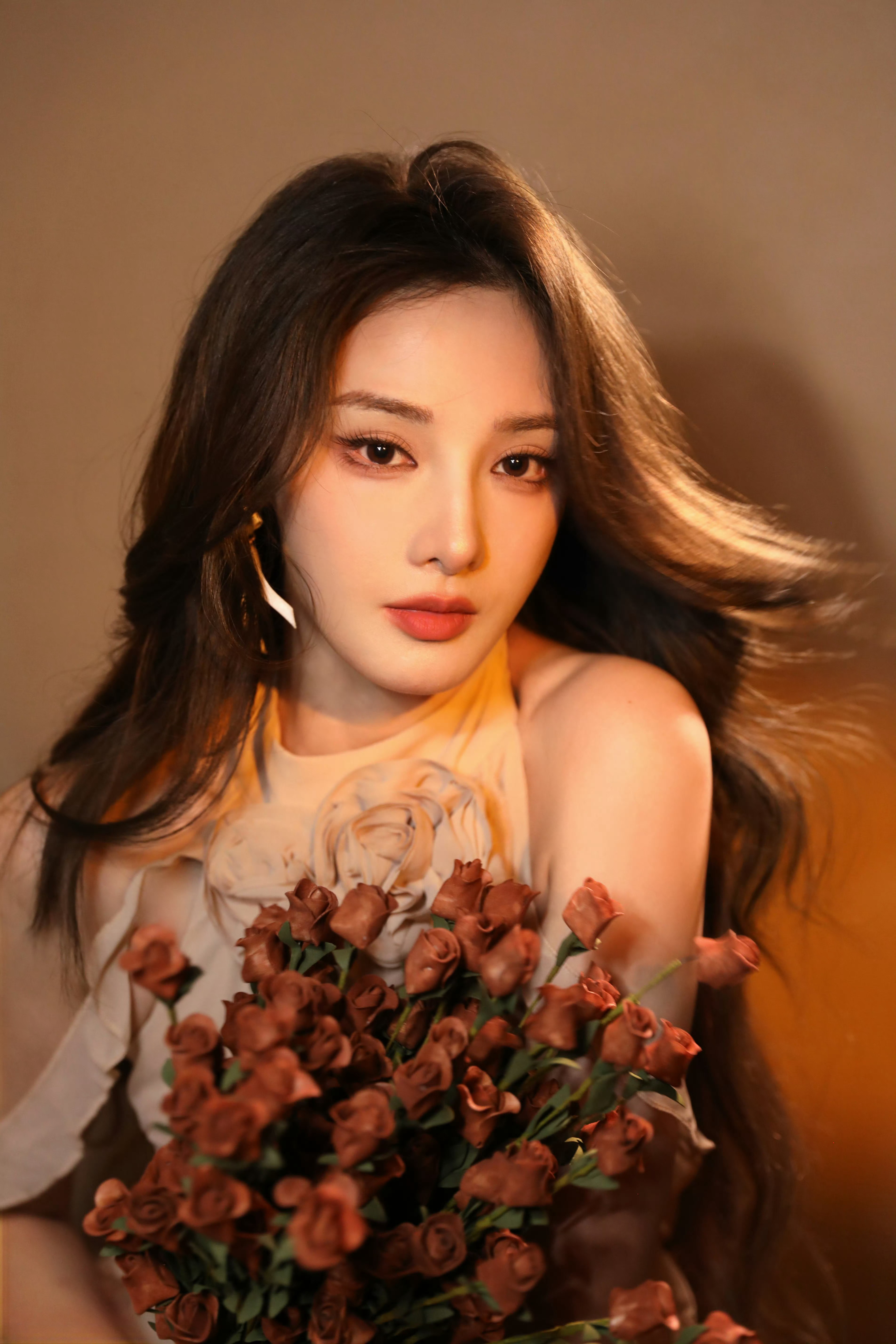 彭小苒直播穿的衣服 彭小苒的穿搭审美真的稳定在线，这件衣服上身效果很好。直播状态
