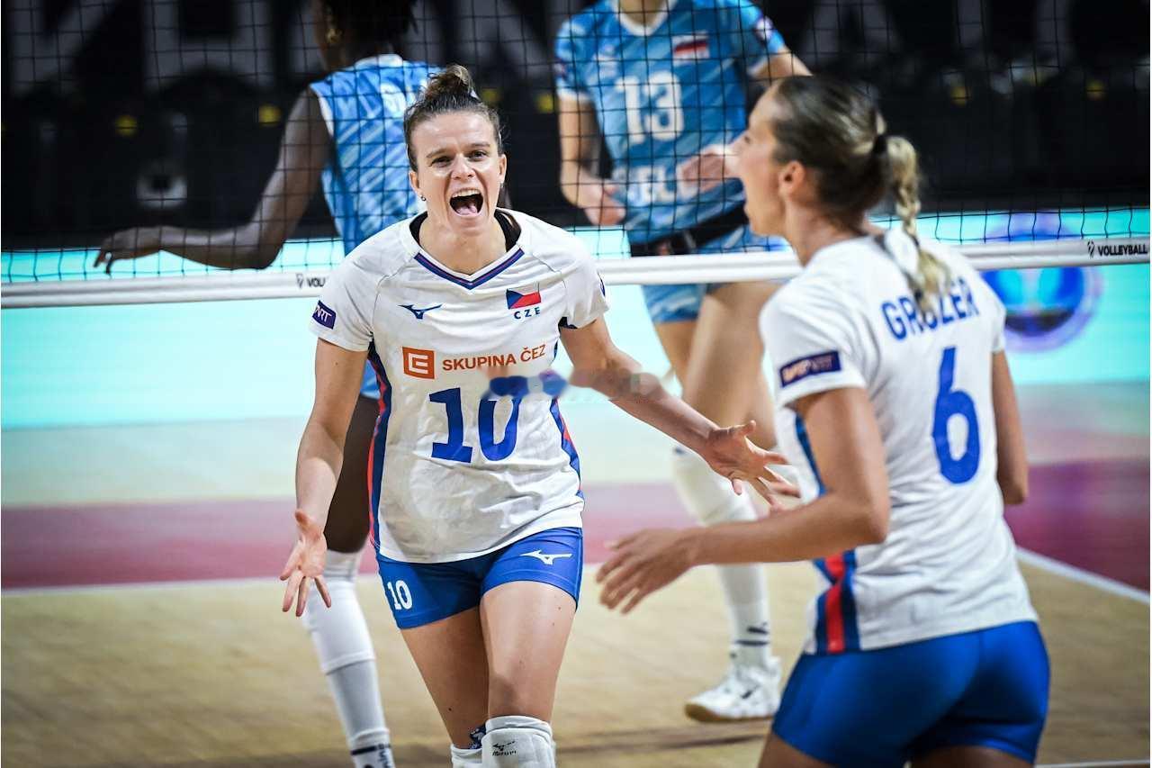 【捷克女排五局逆转斯洛文尼亚夺世锦赛首胜】2025年女排世锦赛小组赛D组第二轮，