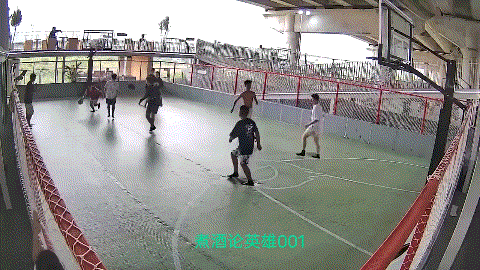 这个球场圆了很多人的扣篮梦[赞][赞][赞]
太帅啦，在这里，你可以像卡特一样在