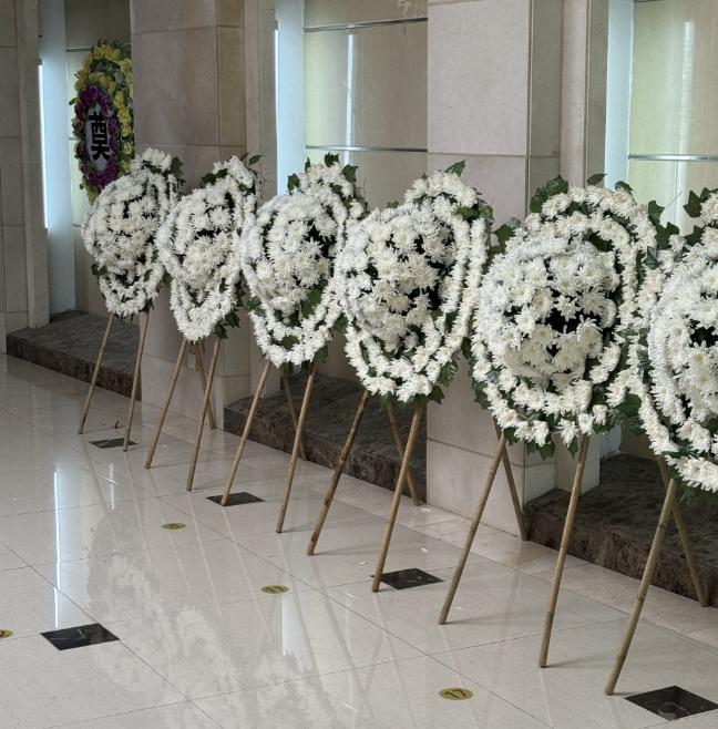 火葬场老师傅说出实情：人去世后，骨灰可以不领？背后原因值得深思。

关于骨灰，有
