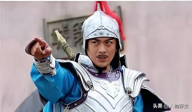 1996年春，唐山陡河开展河道清淤工作，施工人员从淤泥中挖出一把沾满泥土的五四式