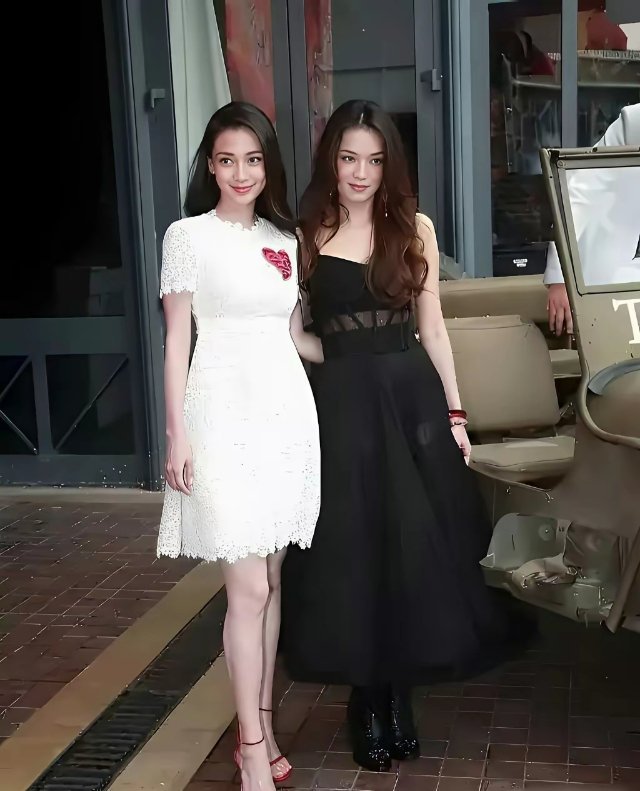 同样的身高，有人被夸修长有人被嘲矮，代入angelababy多少有些委屈了。从舒