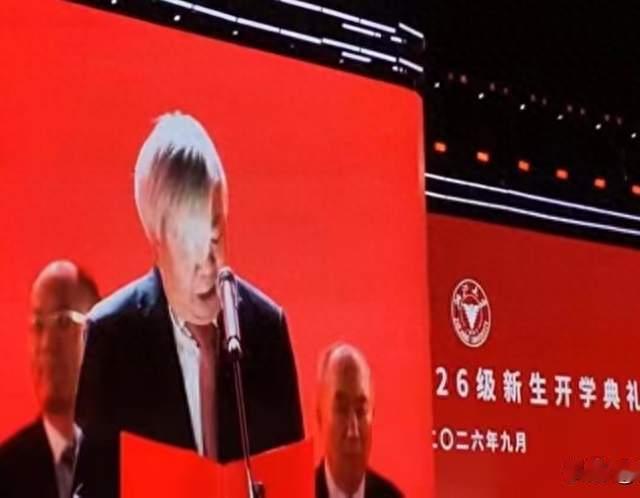 浙大白发教授火出圈，实力才是真底色