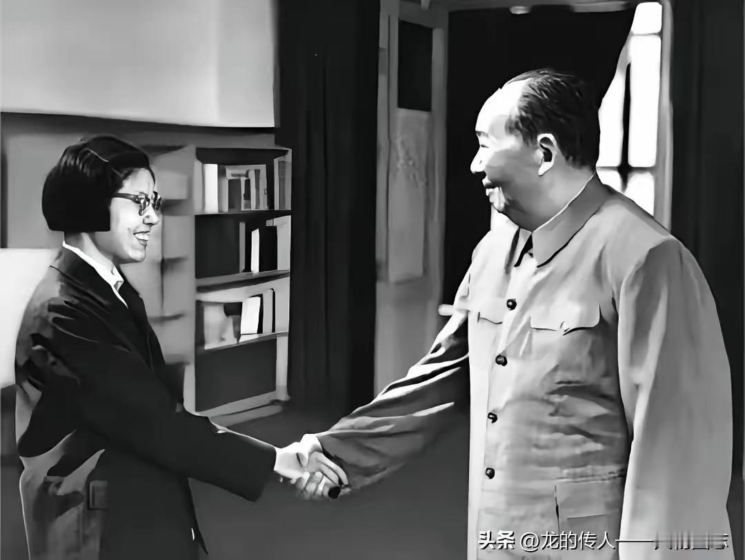 烈士遗孤不负父辈热血！王海容半生深耕外交，清白一生尽显风骨
 
很多人熟知新中国