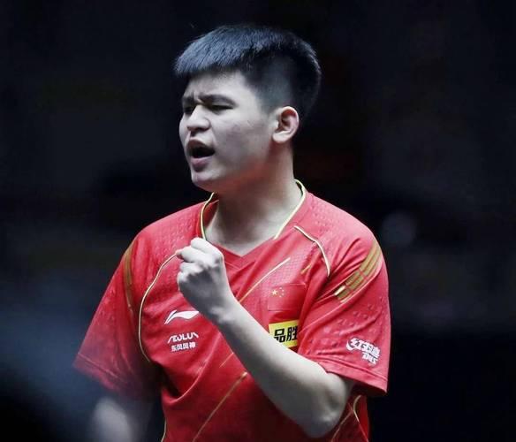 狠、稳、勇——林诗栋最该向温瑞博学的三样东西！
重庆冠军赛，
温瑞博一路爆冷突围