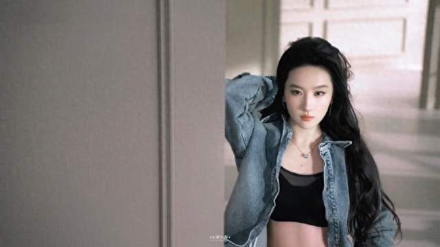 刘亦菲 × 猫人MiiOW｜定格慵懒牛仔时刻，胶片质感封神帧🎞️