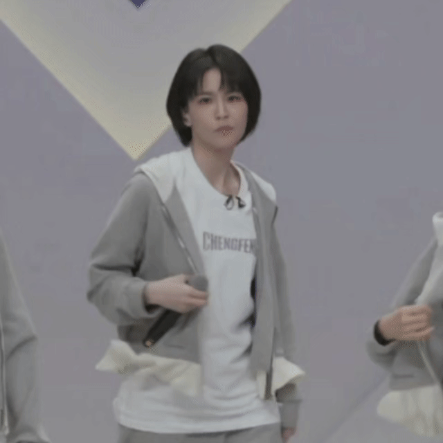 曾沛慈一半一半转音不止唱歌（没问题 ） 我们沛慈 舞蹈也是可以期待的一下哟。一公