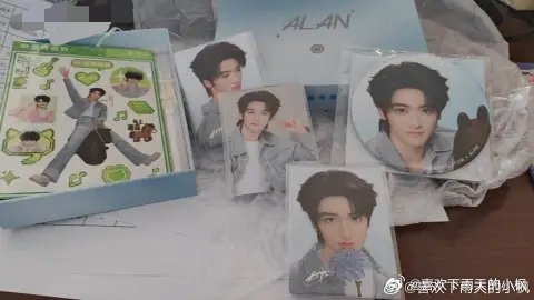 睡觉睡到一半发现快递到了，那还睡什么了，美貌之
