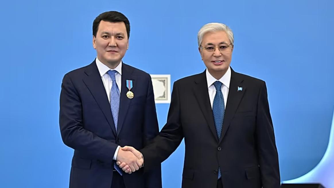 哈萨克斯坦完成关键政坛更迭，资深友华派得到重用。近期，哈萨克斯坦政坛迎来重要人事