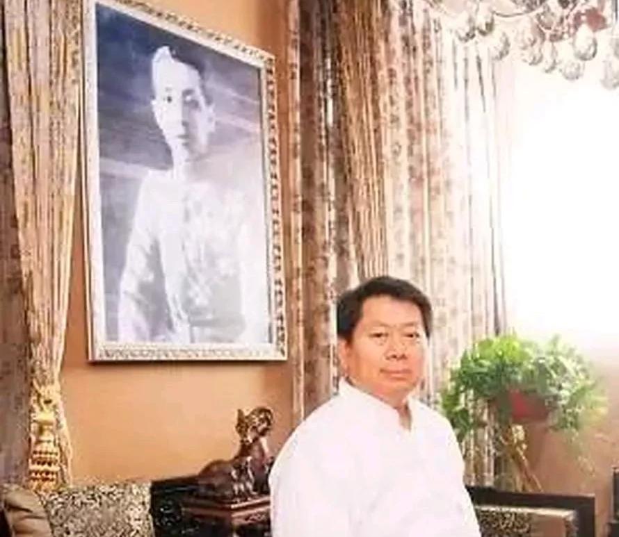 张学良，这个名字几乎在中国现代历史中有着举足轻重的地位。作为一位曾经的东北王，张