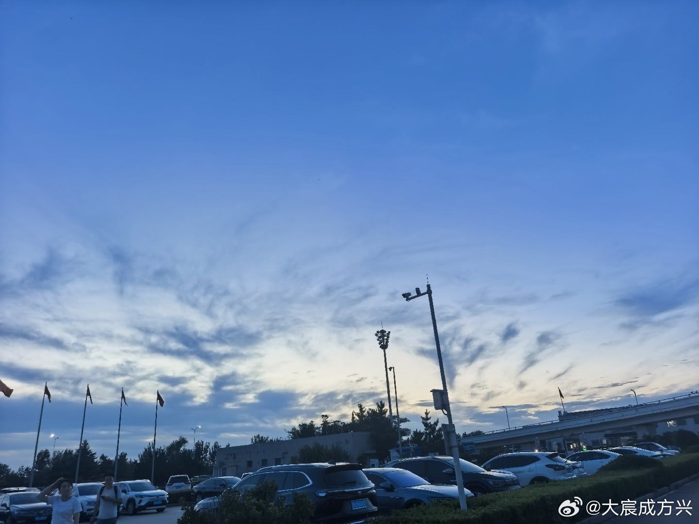 多同君子论天下，莫与小人辩是非！ 