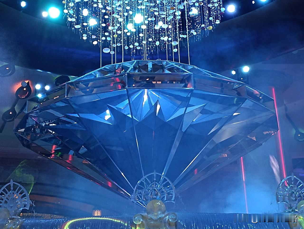 同比增长5%，什么信号？

今天公布的数据。

一季度GDP同比增长5%，大幅超