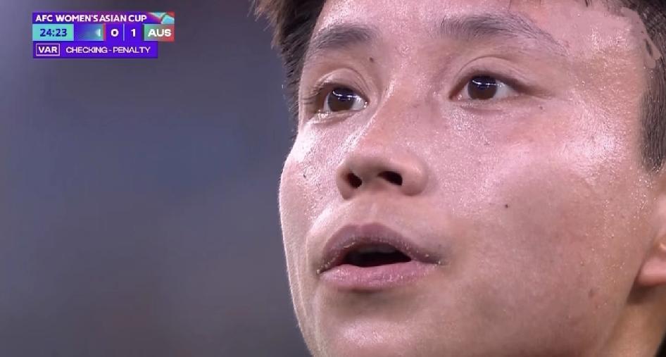 中国女足亚洲杯之旅结束，我们亚冠见！

在今天与东道主澳大利亚女足的比赛中，上半