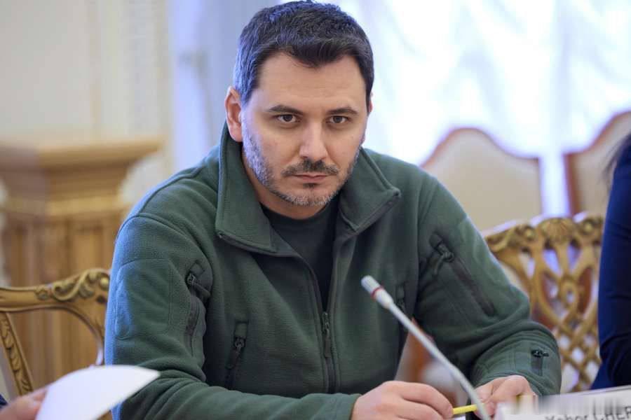 如果俄攻击驻乌克兰的北约部队，北约不会将其视为对其成员国的攻击。这既不会触发北约