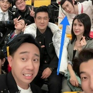 刘梓晨参加演员请就位 刘梓晨疑似出现在《演员请就位3》现场，不知道是要走新赛道闯