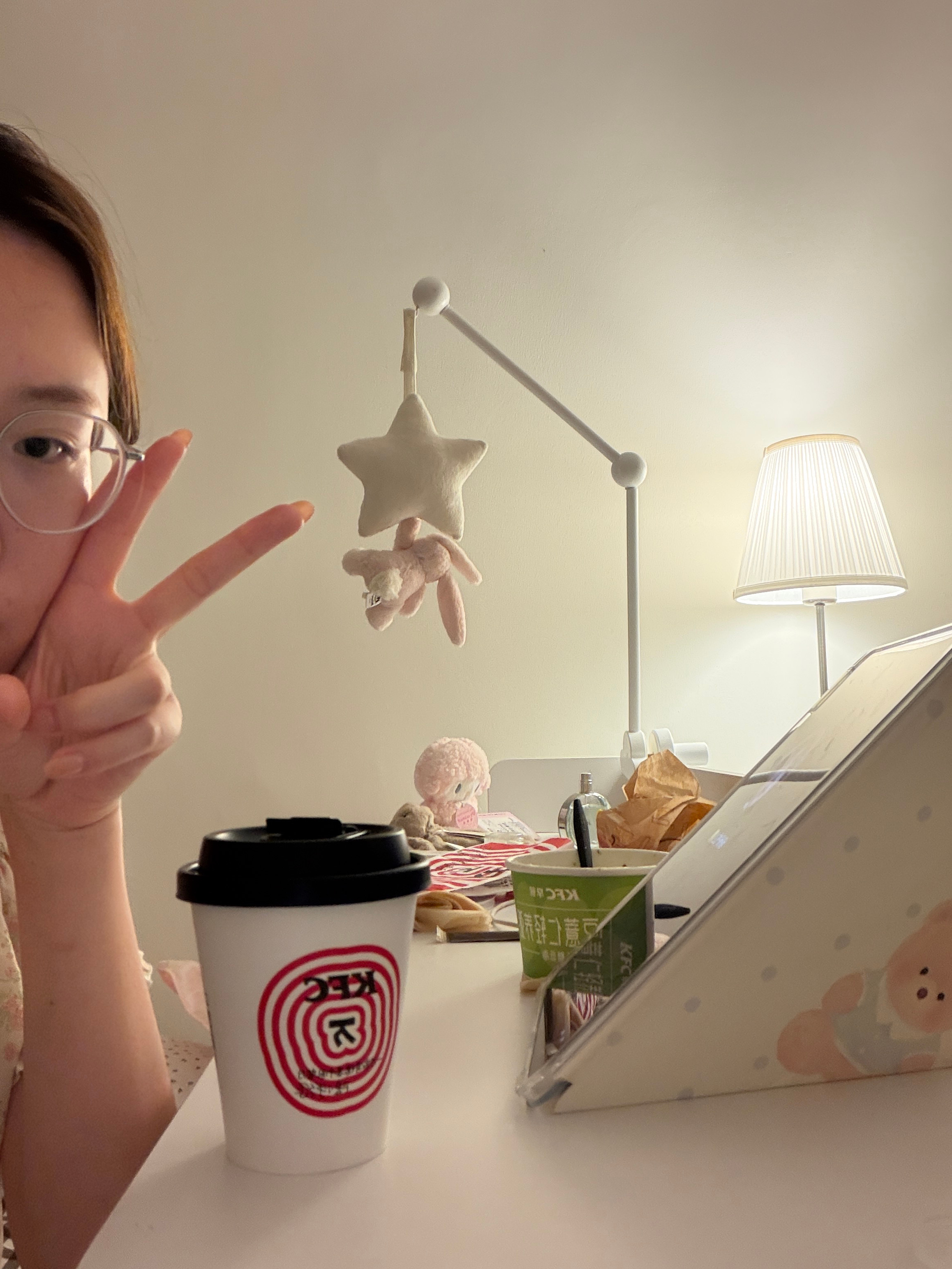 熬到这个点 还给自己点了kfc… 