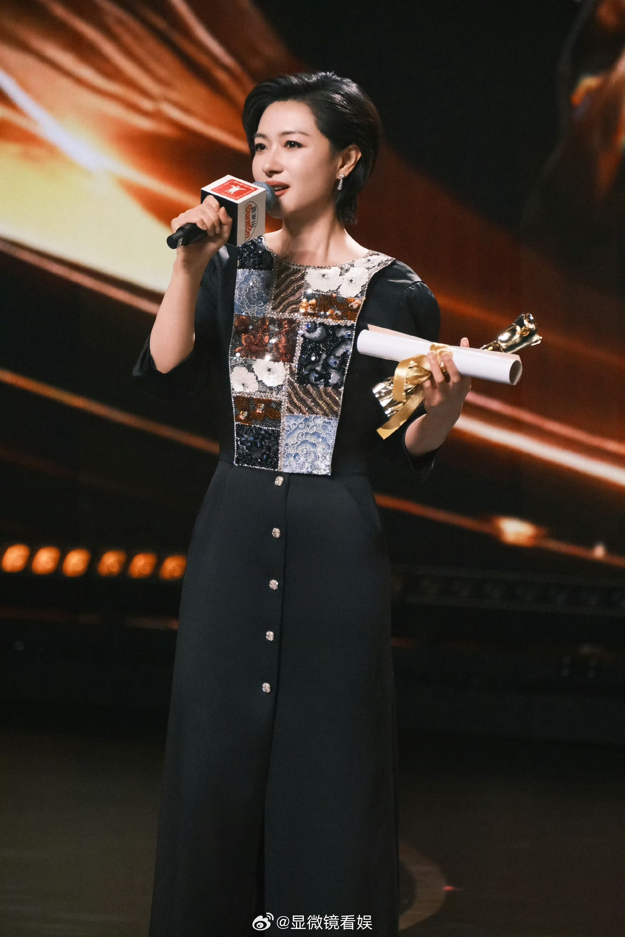 万茜摇来了影帝影后视帝视后 《长夜将尽》上映，万茜摇来了一众实力派李冰冰、雷佳音