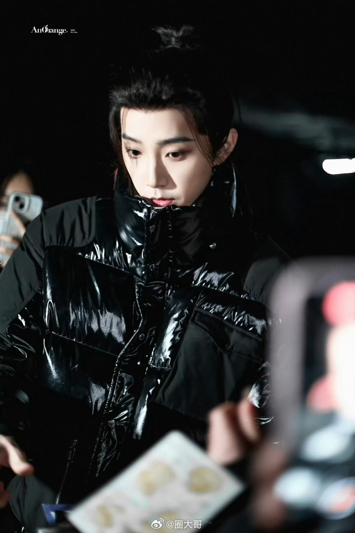 月鳞绮纪删了范世锜 果真是放大镜追剧的网友们，电视剧《月鳞绮纪》官宣定档后，第二