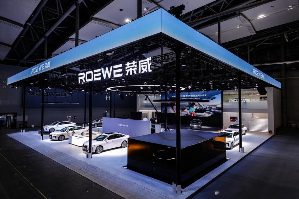 【荣威M7 DMH携豆包AI车机登陆广州车展】11月21日，第二十三届广州国际汽