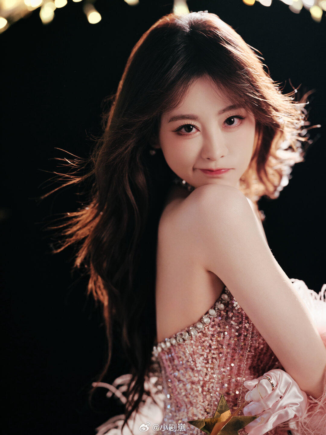 祝绪丹摇的合理甜的安心祝绪丹微博之夜太会玩了！摇得超嗨又甜得安心，和王影璐、穆祉