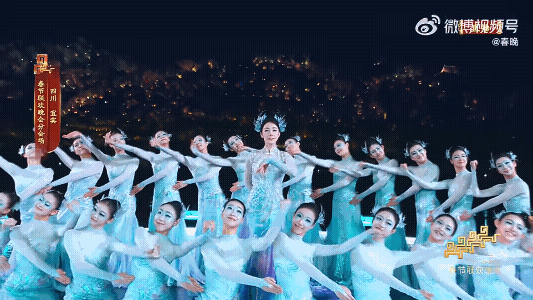 谁给迪丽热巴化的妆 确实状态不好.... 