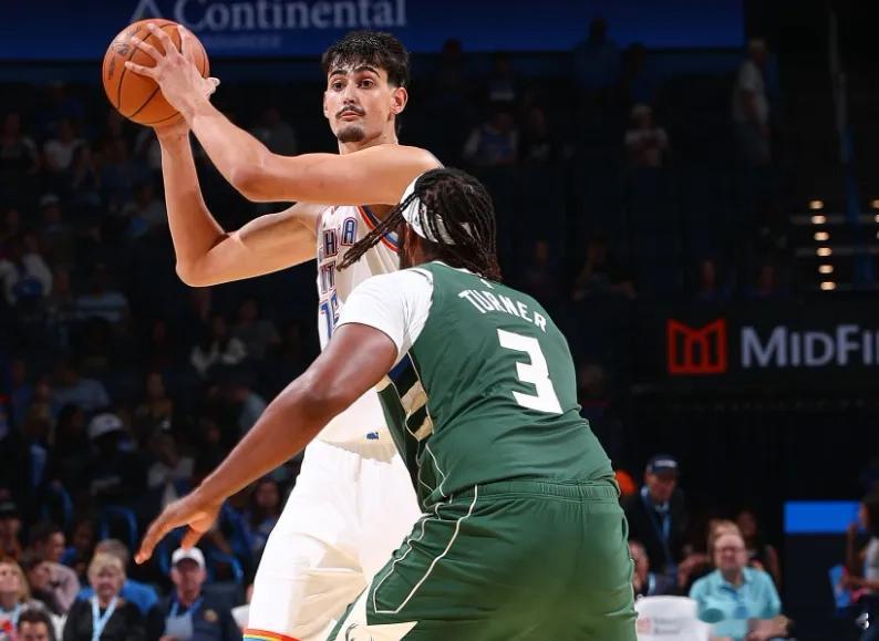 nba季前赛 北京时间10月8日，NBA季前赛雷霆主场对阵雄鹿，雷霆在背靠背第二