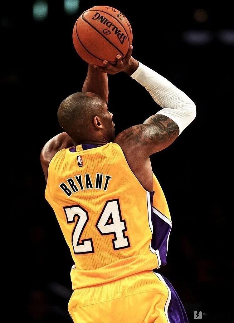 今日是NBA传奇球星科比·布莱恩特的48岁诞辰。1978年8月23日，科比出生于