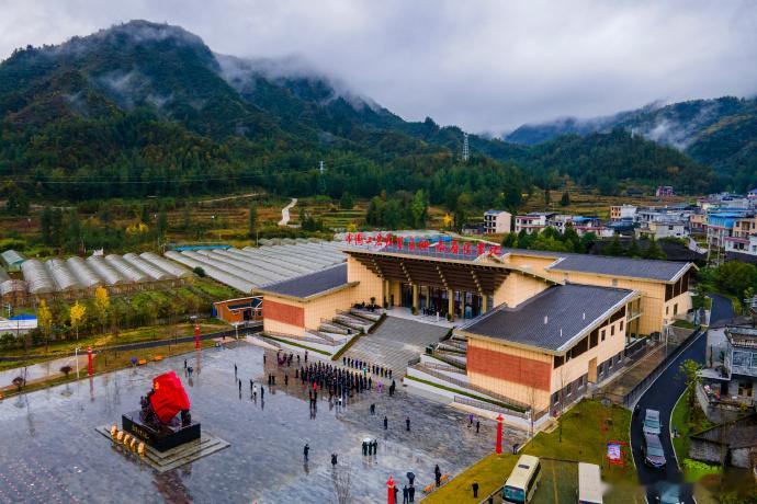 新艺中国走进湖南湘西革命老区新艺中国走进湘鄂川黔革命旧址新艺中国湘见未来来到革命