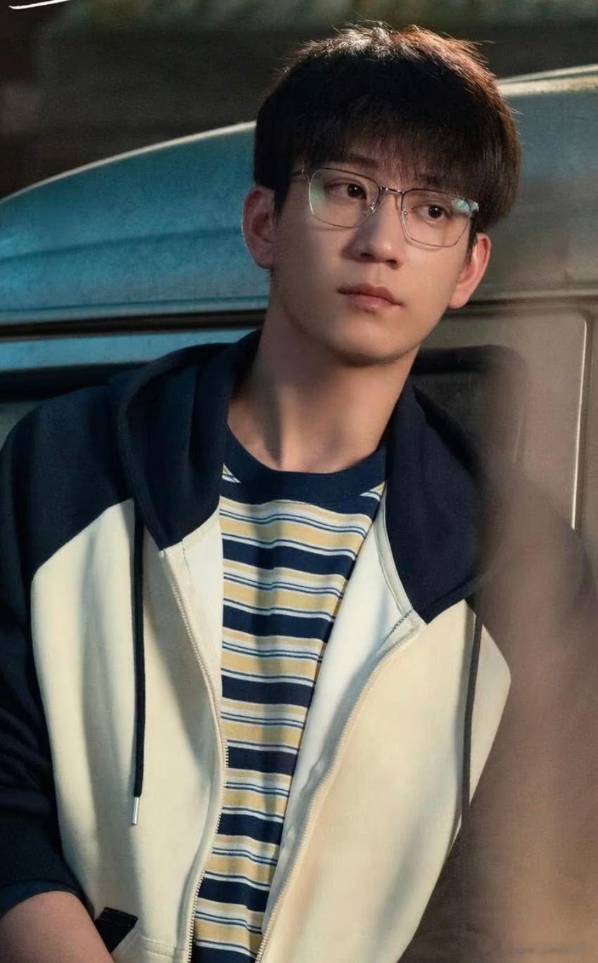 王子奇生逢其时口碑生逢其时拒绝流水线式的模板男主，王子奇赋予曹信独有的矛盾感，表