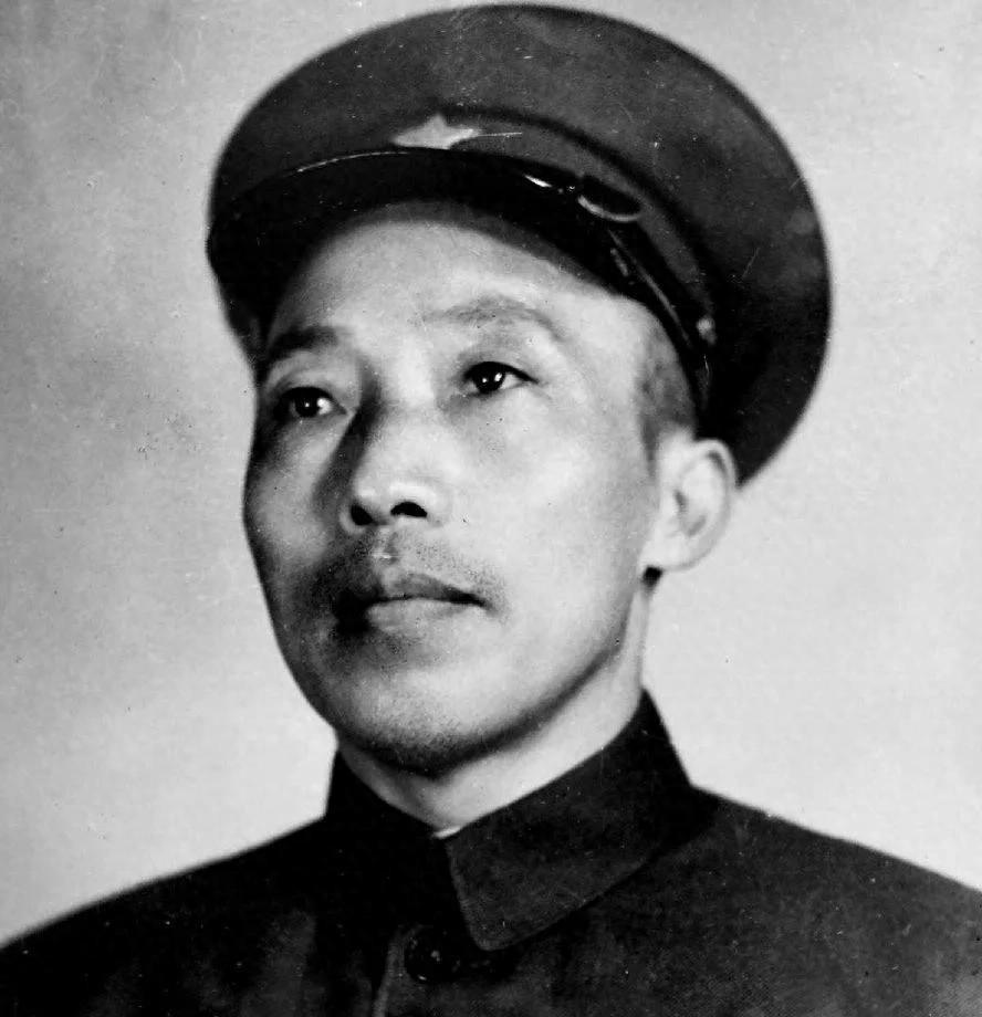 他资历深厚，1955年毛主席为何未为其授衔？周总理还亲自点名接见他，你怎么看？