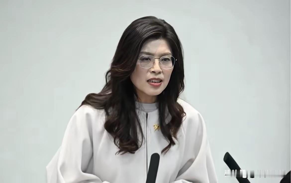 想不到
大老远跑到美国，想见总统、国务卿，结果连白宫的门槛都没摸着。

这滋味，