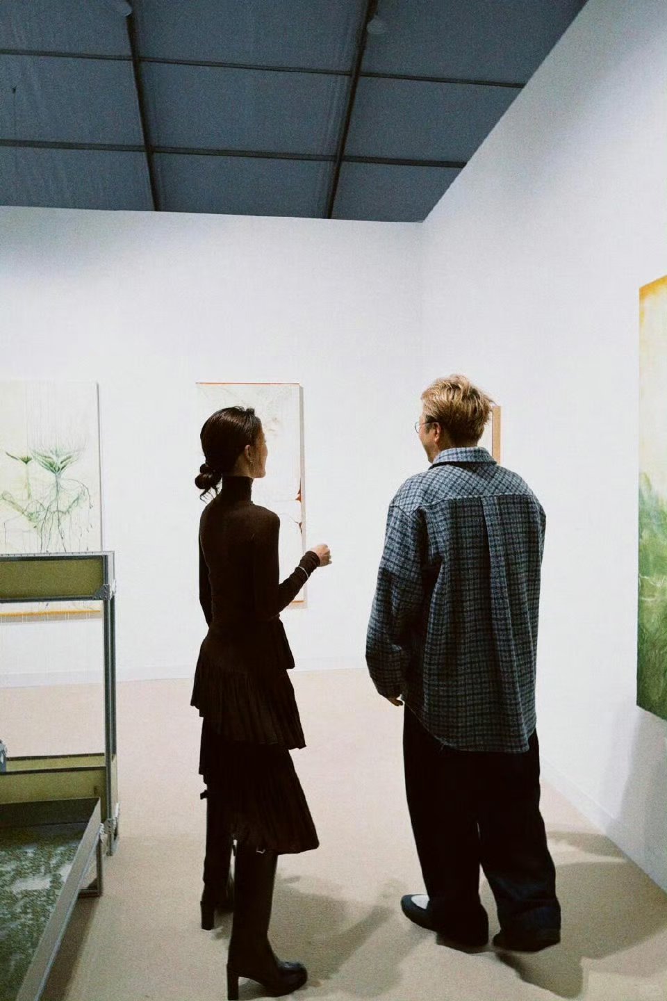 杜海涛章泽天去看展了 ​​​